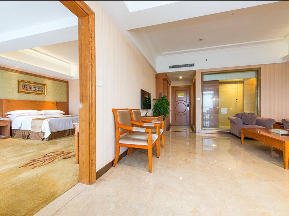 Vienna International Hotel Shenzhen Longgang Lilang Exterior photo